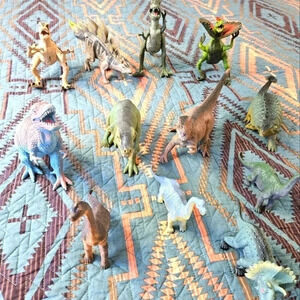 ‎Dinosaurs